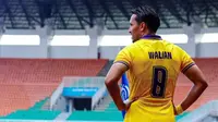 Ezra Walian Ungkap Alasan Masih Betah Berbaju Persik di Liga 1 2025/2026